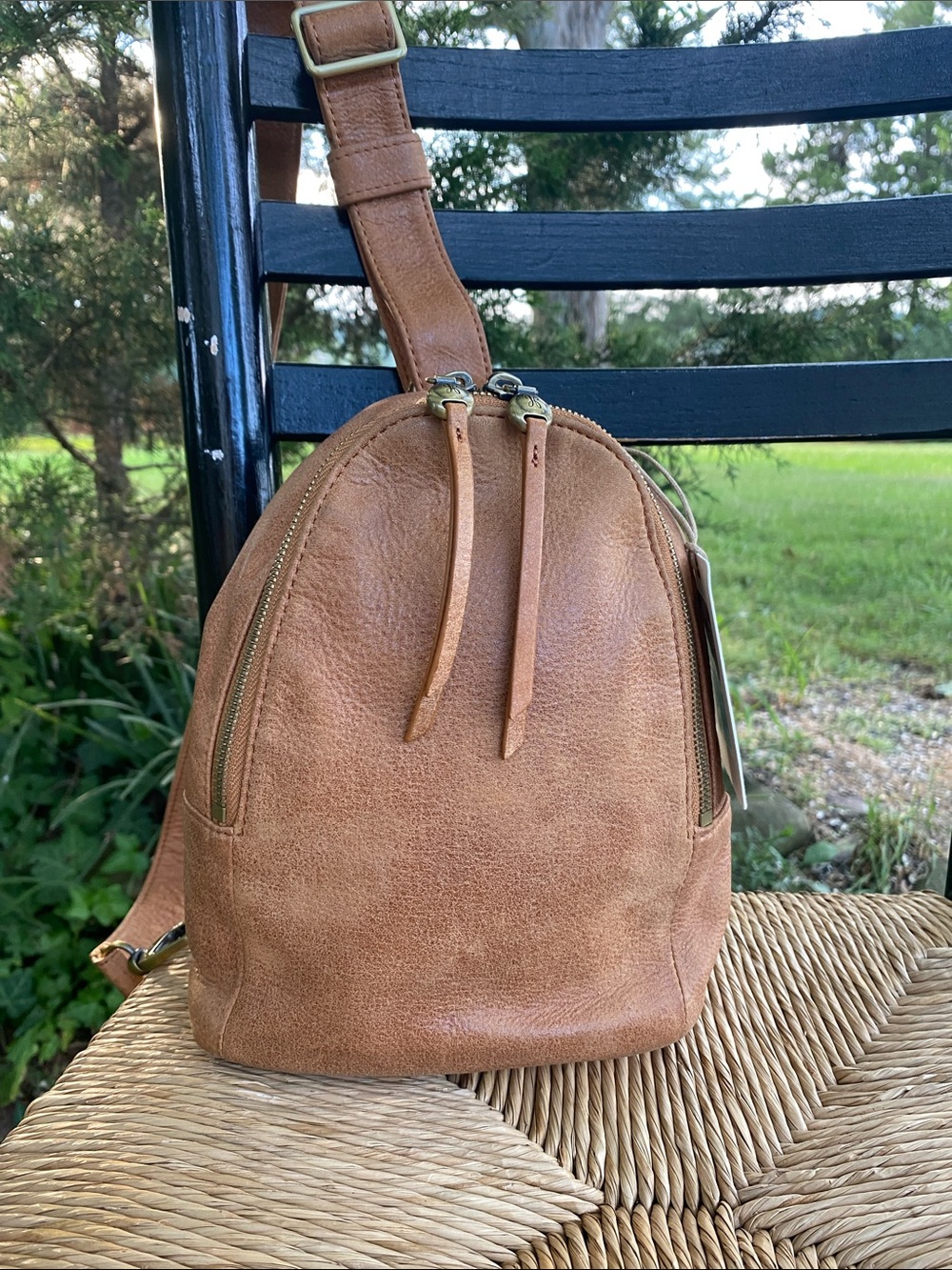 HOBO Fern Sling in Buffed Leather - Whiskey